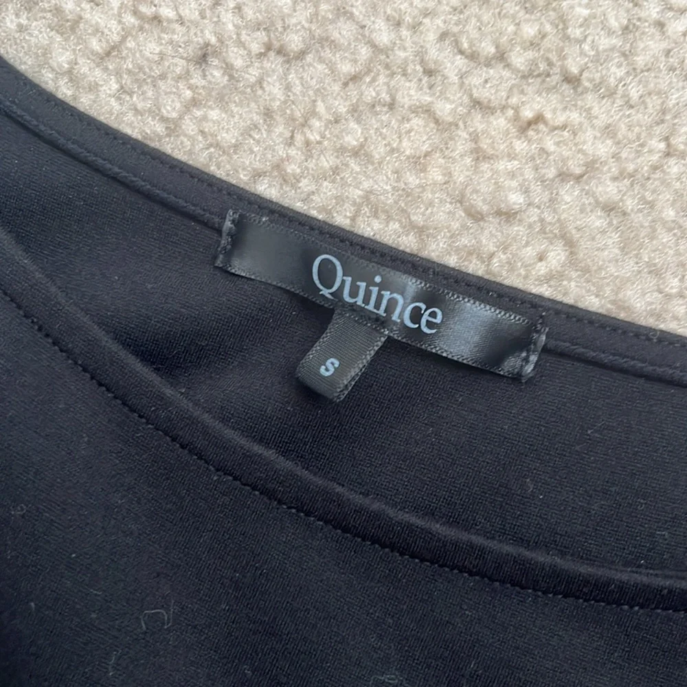 QUINCE Ultra-Stretch Ponte Cap Sleeve Dress - Picture 3 of 4